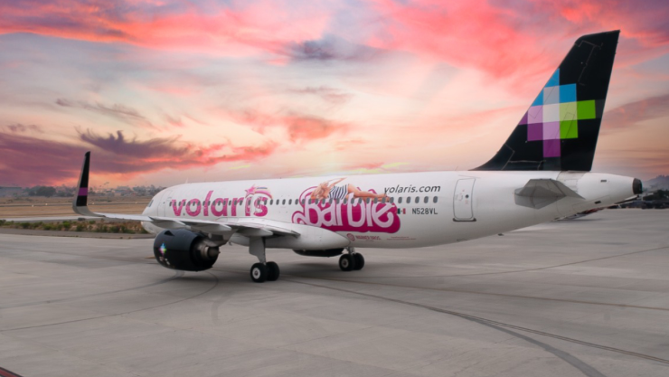 Volaris y Warner lanzan avión de la película Barbie.