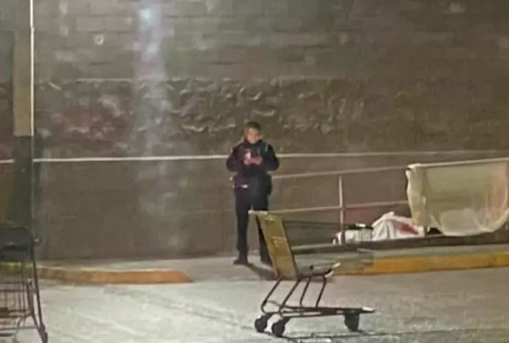 Hombre baleado afuera de una barbería en El Mariano