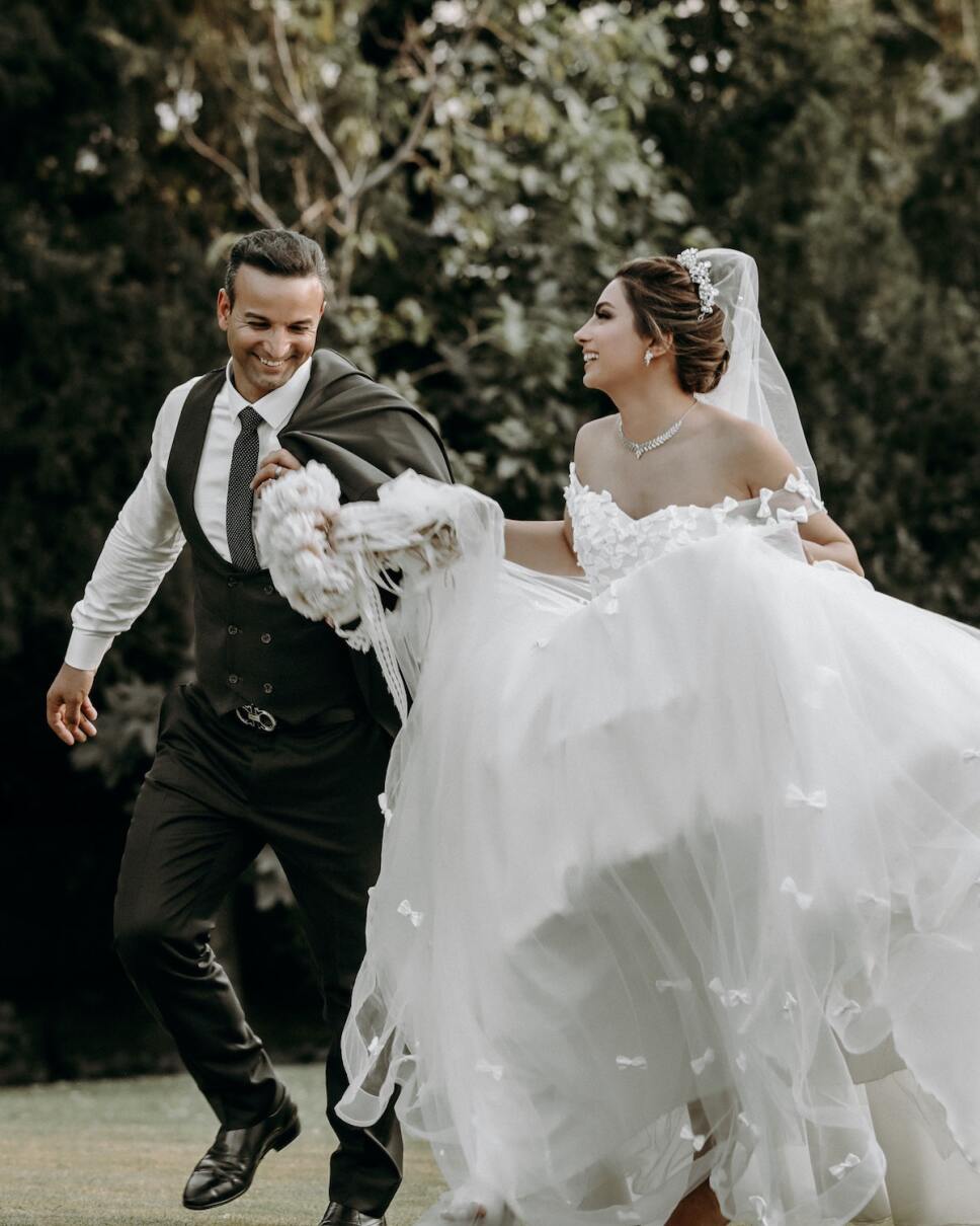 pareja feliz recien casada