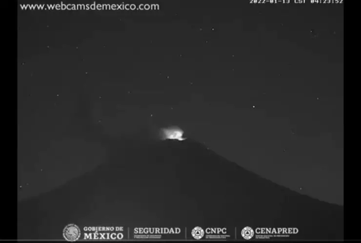 VIDEO: El volcán Popocatépetl tuvo una explosión al amanecer