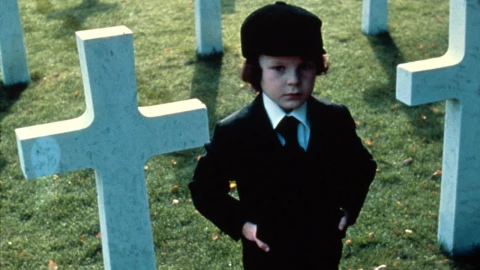 Así luce ‘Damien Thorn’, el Anticristo de la cinta ‘La Profecía’ a 47 años de su estreno