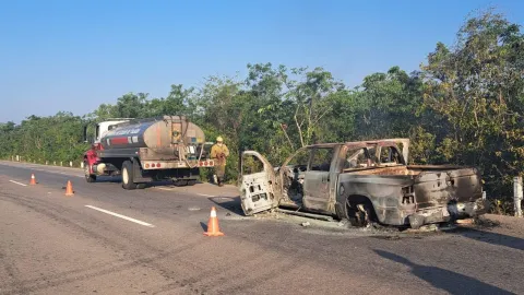 incendia camionet en la valladolid cancun