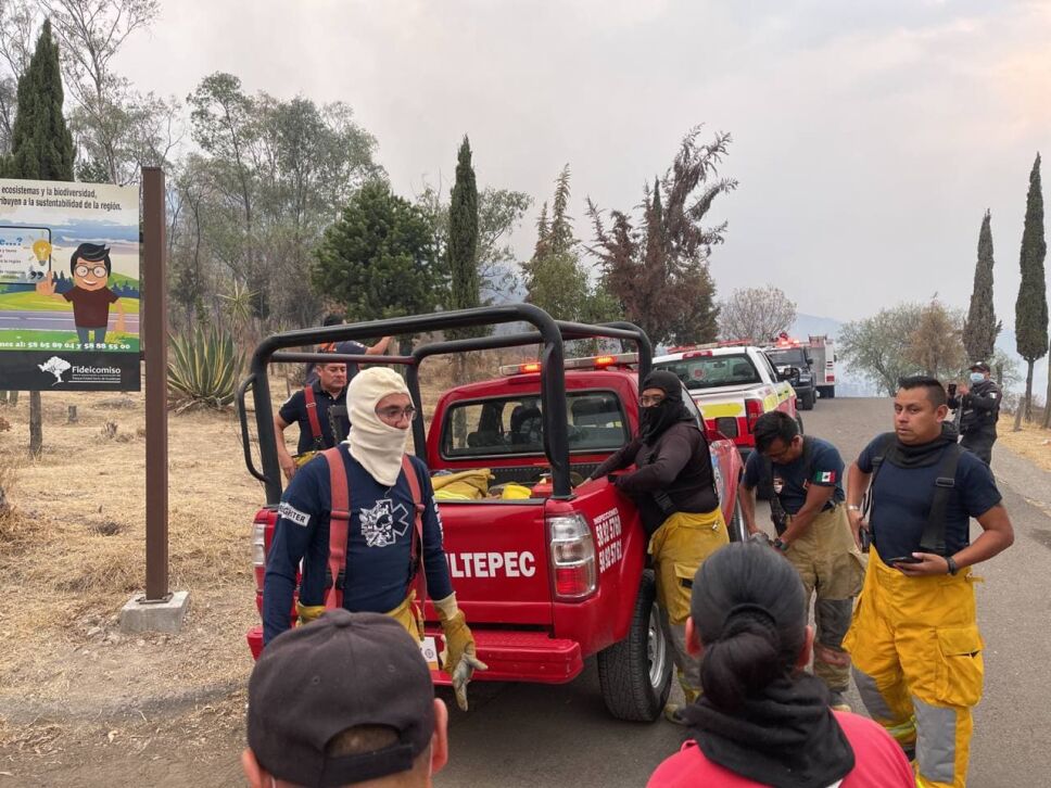 Fuera de control incendio en la Siierra de Guadalupe.jpg