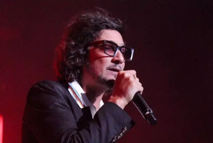 León Larregui