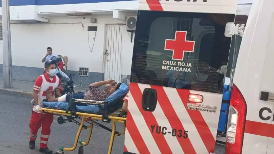 FOTO: Abuelita se hirió con un cuchillo que cargaba en su bolsa