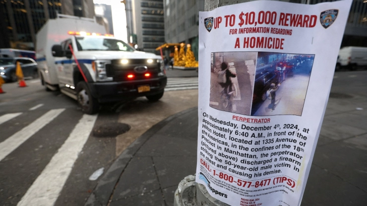 Nuevas evidencias en el asesinato de Brian Thompson. Cámaras de seguridad revelan detalles escalofriantes del CEO de UnitedHealthcare en Nueva York