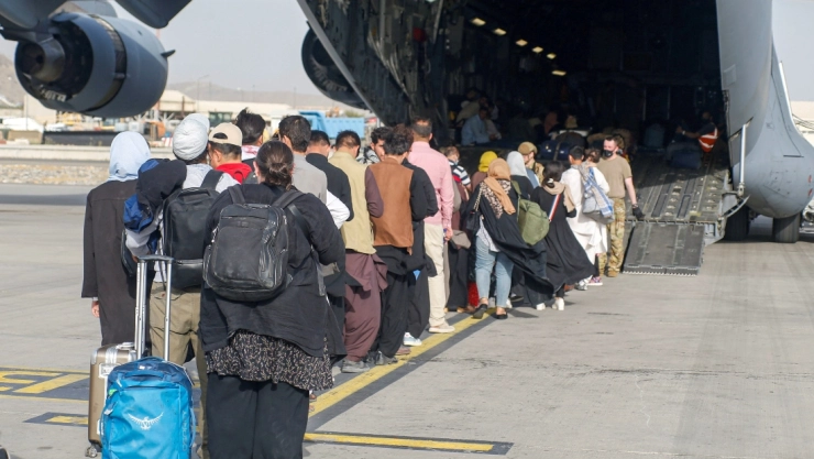afganos aeropuerto kabul.jpg