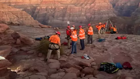 Por un Resbalón: Abuelo muere al caer 40 metros en el Gran Cañón en Estados Unidos