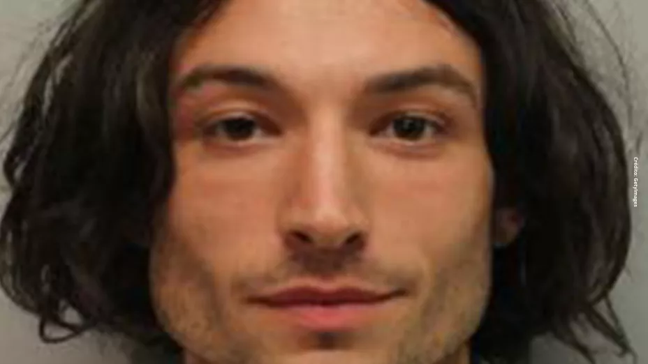 Actor de ‘The Flash’, Erza Miller es acusado de robo agravado.