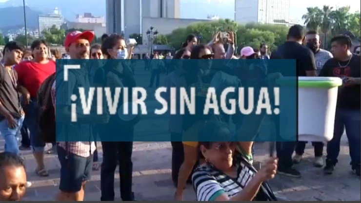 vivir sin agua cacerolas garrafones.jpg