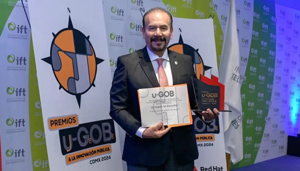 Pedro Rodríguez recibe premio U-GOB