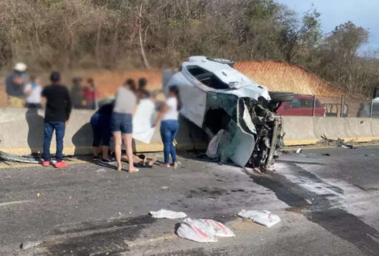 Accidente en la carretera Colima-Manzanillo: Muere una persona tras fuerte choque
