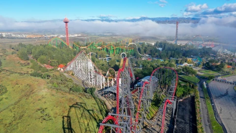 Vista aérea de Six Flags Magic Mountain