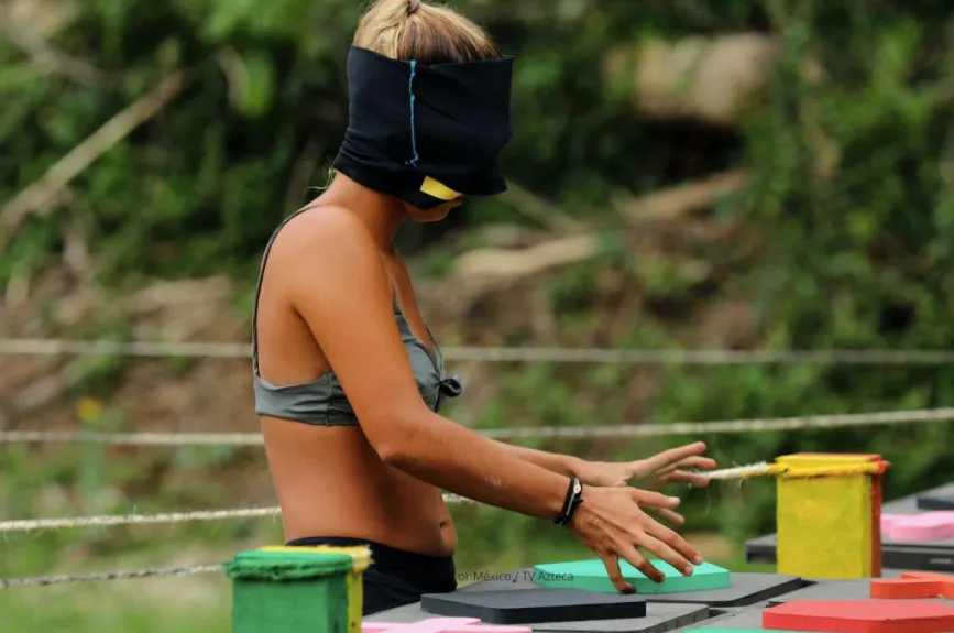Tenían que recorrer el circuito con los ojos tapados en Survivor México 2023.