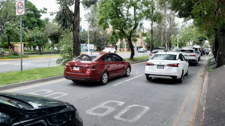 ¡Cuidado con cubrir tu placa! Esta es la cantidad que deberás pagar por usar portaplacas