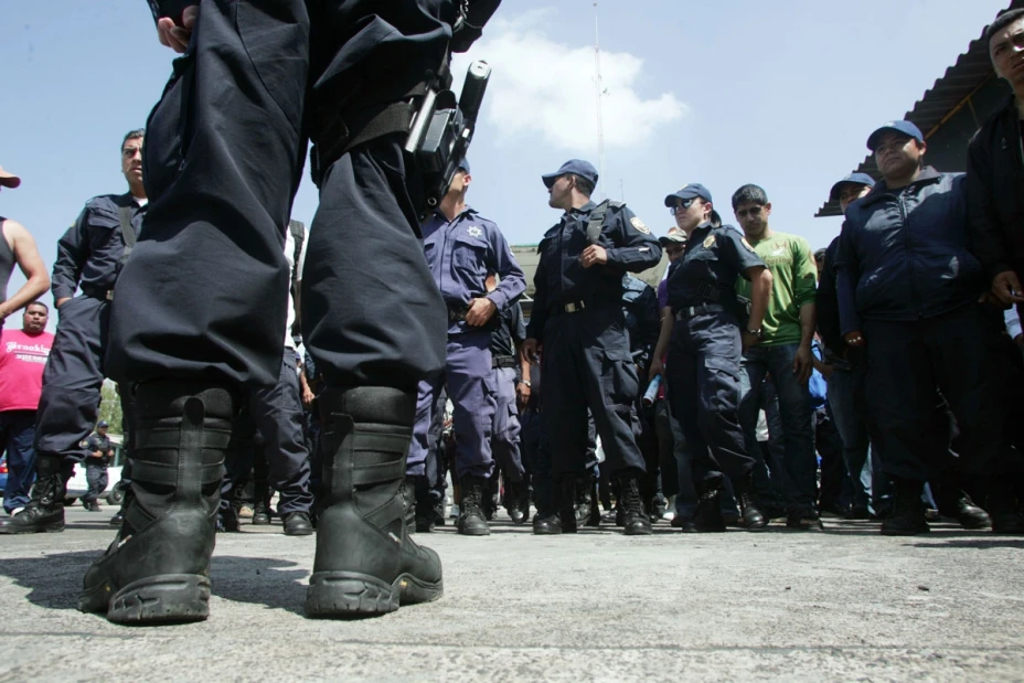 Intentan linchar a policías de Puebla por extorsionar en Veracruz (VIDEO)