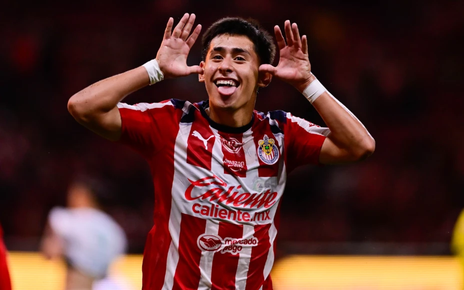 Santiago Sandoval, jugador de Chivas