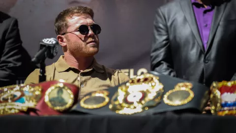 Saúl Canelo Álvarez pelea Caleb Plant conferencia