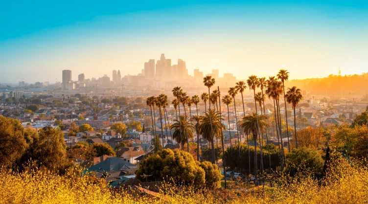 Atardecer en la ciudad de Los Ángeles, California.