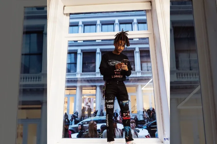 Jaden y Justin se besan (12).jpg