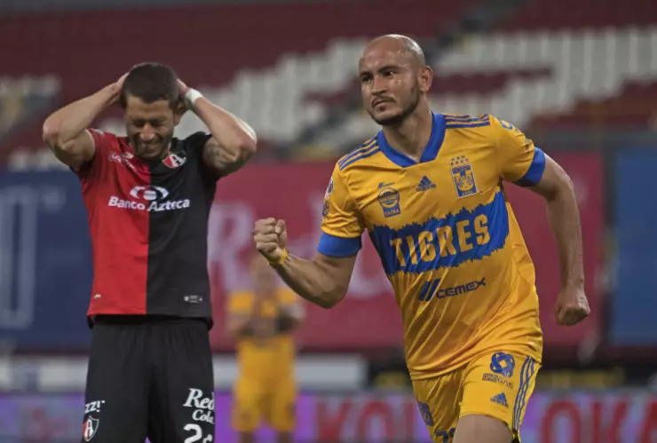 Carlos González ante Atlas