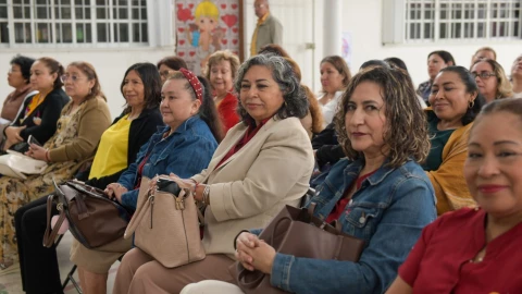 Entrega SEQ material tecnológico y pedagógico a docentes de preescolar que imparten inglés