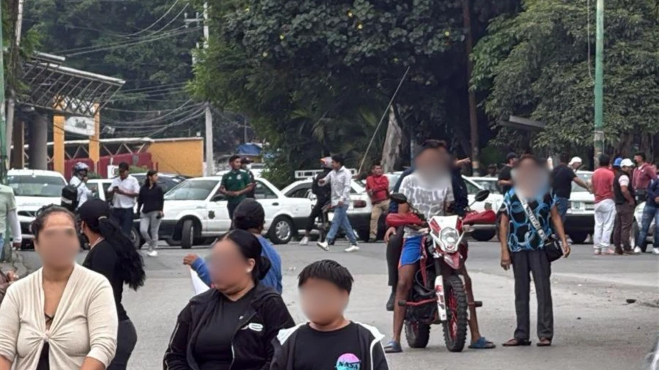 Tránsito complicado en Cuernavaca.