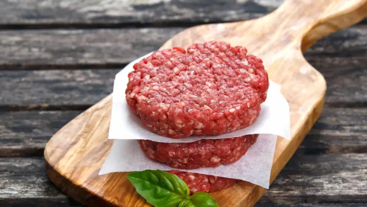 Retiran lotes de carne molida y hamburguesas en los supermercados de Estados Unidos