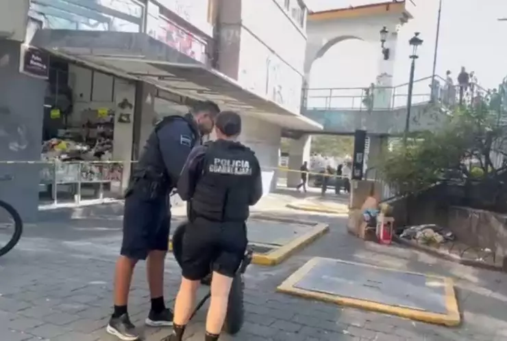 Intensa movilización policiaca en el Centro de Guadalajara: Mujer es encontrada sin vida sobre Pedro Moreno