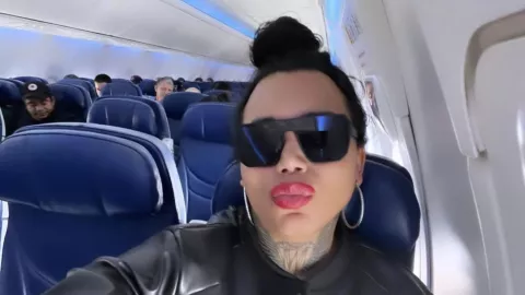 video de paola suarez cuando se lanza de balcón.jpg