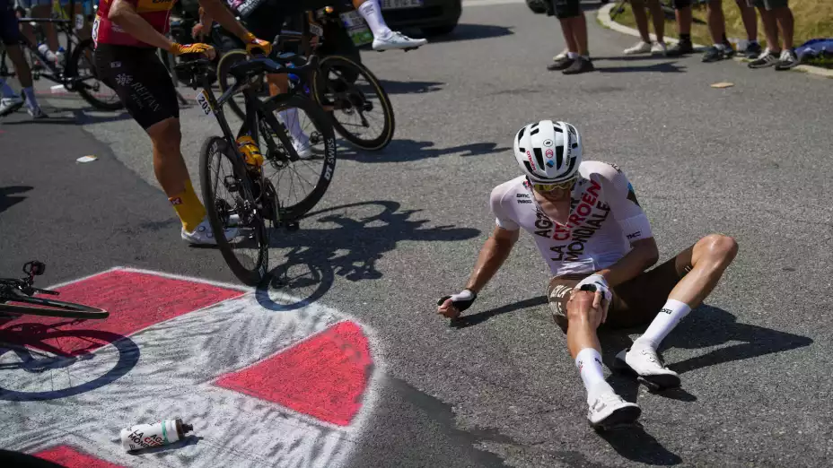 TOUR DE FRANCIA-CHOQUE