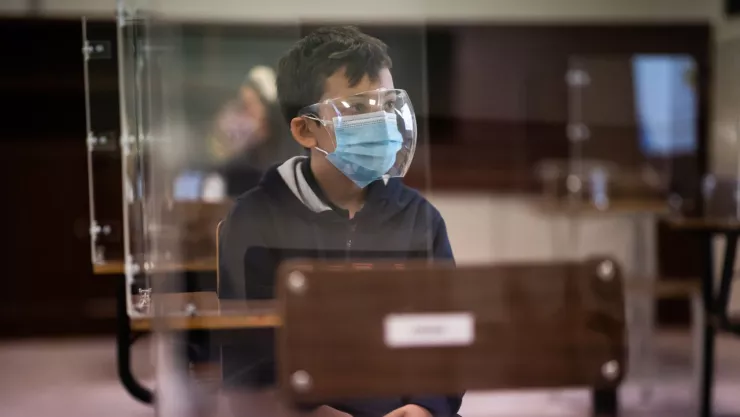 Maestra les enseña a sus alumnos como trabajan sus papas