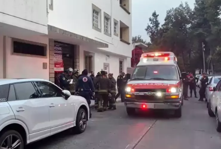 Caen cuatro personas en un elevador de Álvaro Obregón