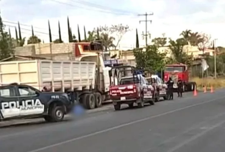 Volcadura deja caos en la carretera Atlixco–Puebla hoy; hay afectaciones viales