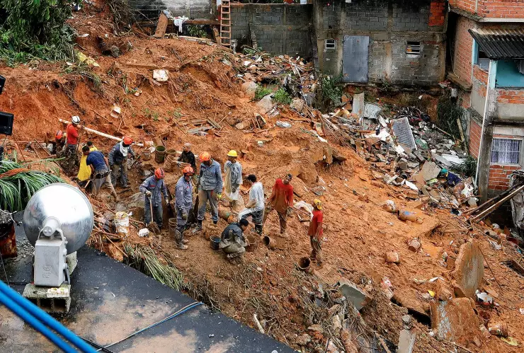 Lluvias torrenciales en Sao Paulo, Brasil, dejan al menos 24 muertos