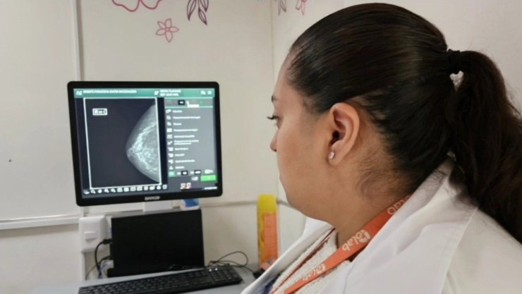 Banco Azteca refuerza su compromiso con las mujeres durante el mes rosa