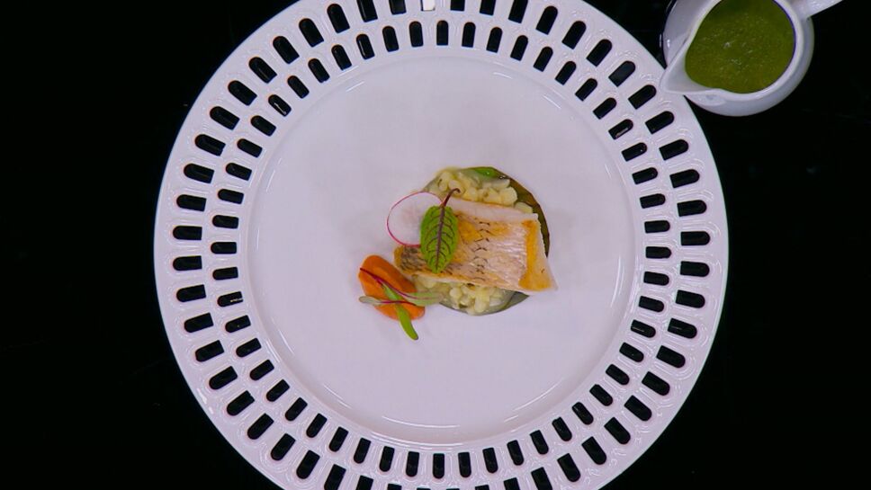Pescado con chileatole y esquite
