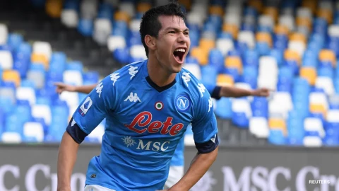 Hirving Lozano por encima de Cristiano Ronaldo en la Serie A 