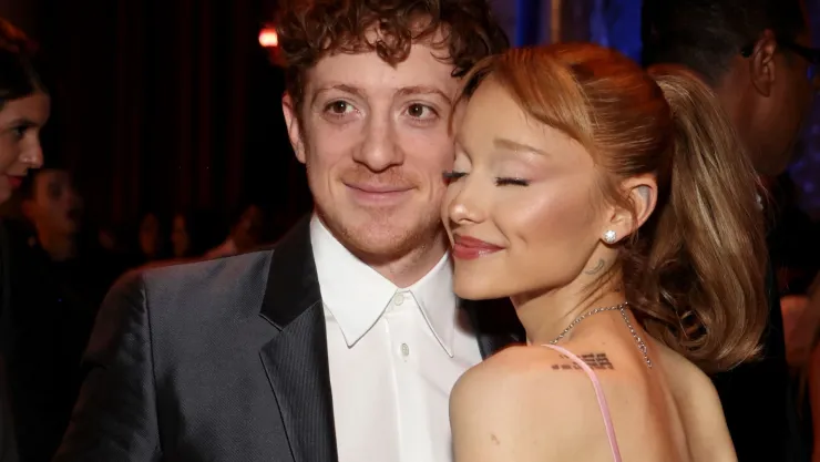 ariana grande ethan slater terminaron