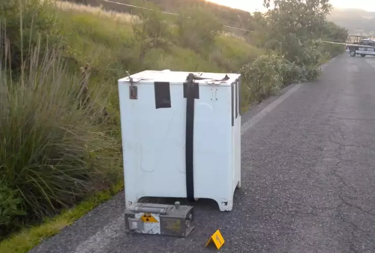 B003P6 fuente radiactiva.jpeg