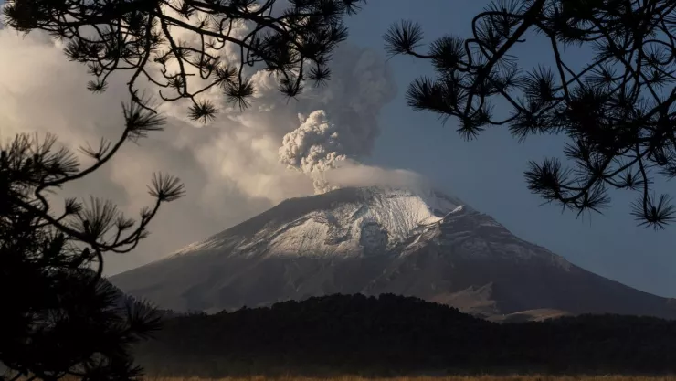 Actividad del Popocatépetl hay caida de ceniza y emision de gases