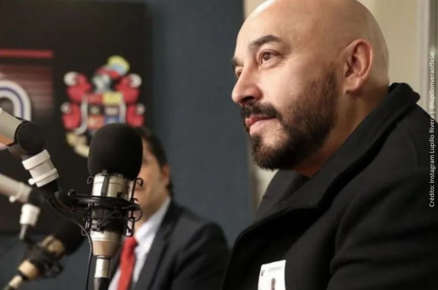 Lupillo Rivera trabajando..jpg