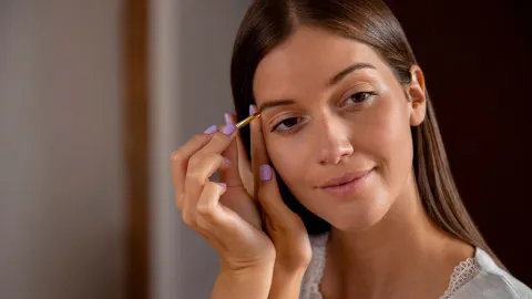 maquillar cejas
