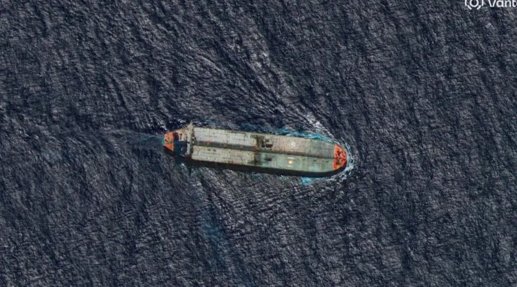 Imagen satelital que muestra al petrolero venezolano “Skipper” en el Caribe
