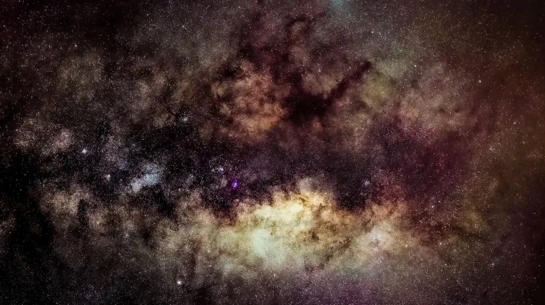 NASA-revela-galaxia-sonriente-en-el-espacio_-¿Qué-significa-la-aterradora-imagen-del-telescopio-Hubb.webp
