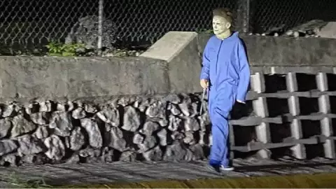 Michael Myers caminando en Monterrey.jpg