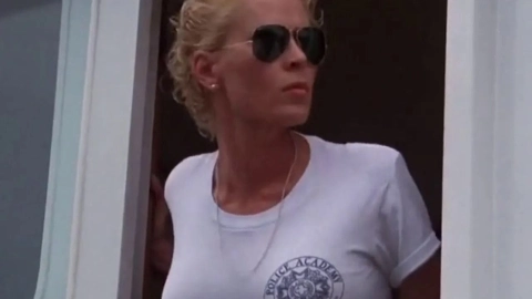 Así luce hoy la Sargento Callahan de Locademia de Policía