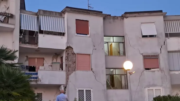 Sismo de magnitud 4.7 en Nápoles, Italia