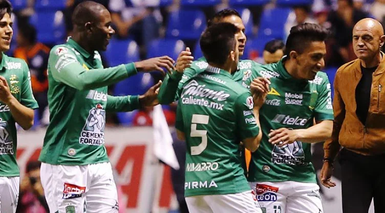 León de futbol