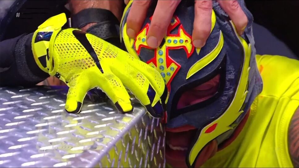 Rey Mysterio pierde el ojo